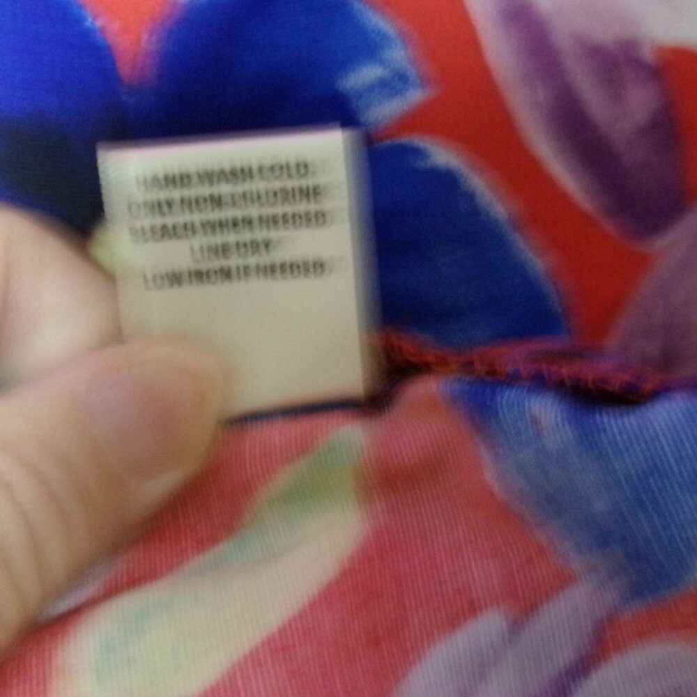 NWT Skies Are Blue 1X Vibrant Red Floral Blouse - Picture 5 of 10